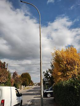 Trebaseleghe. Lampione danneggiato in via Ronchi, individuato il responsabile

