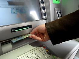 Vicenza, tentativo di prelievo con bancomat altrui: denunciato un 30enne