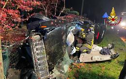 Bassano, tragedia nella notte: auto si schianta contro una recinzione, muore il conducente