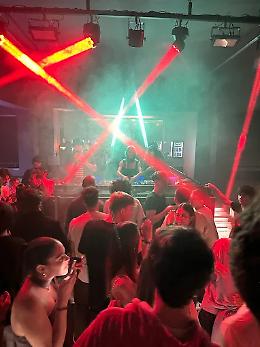 Rissa in discoteca con i buttafuori e la Polizia: 19enne marocchino arrestato a Verona