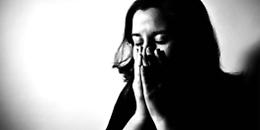 A Montegrotto va in scena il coraggio: “Quelle ragazze ribelli” per dire no alla violenza sulle donne