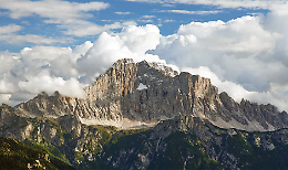 Proseguono senza esito le ricerche del basejumper disperso sul Civetta