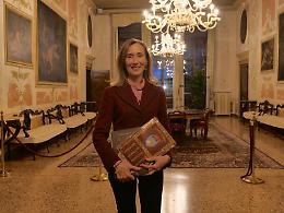L’ambasciatrice d’Irlanda Elizabeth McCullough accolta a Ca’ Farsetti per un incontro con l’assessore al Turismo