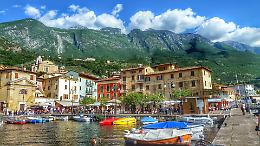 Malcesine: il borgo dai mille colori tra lago e montagna
