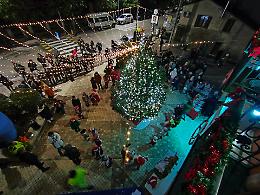 Villanova del Ghebbo si accende di magia: un Natale tra luci, giochi e comunità