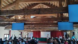 Legnaro. Ottanta ragazzi a dialogo con Giacomo Mazzariol, l'autore di "Mio fratello rincorre i dinosauri"