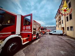 Fiamme in un appartamento a Montebello, i Vigili del Fuoco intervengono tempestivamente per bloccare il rogo