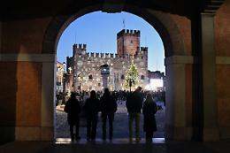 “Natale con Noi” accende Marostica tra mercatini, ghiaccio e spettacoli
