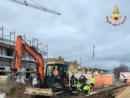Tragedia sul lavoro a Ponte San Nicolò: muore operaio travolto da terra e detriti