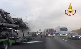 Incendio su bisarca in A4 a Peschiera del Garda: traffico rallentato