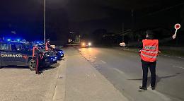Fine settimana blindato: i Carabinieri intensificano i controlli, 45 persone e 30 veicoli verificati