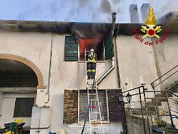 Incendio in un appartamento di Polverara, evacuato un anziano rimasto bloccato al primo piano