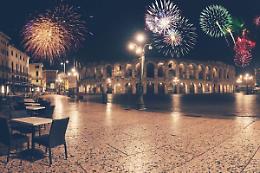 Capodanno sotto casa: Verona brinda nei quartieri con nove feste dedicate agli over 65