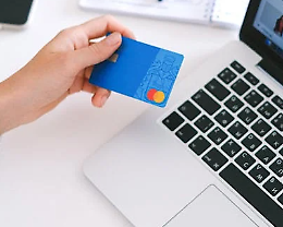 Carte di pagamento clonate, fermato a Chirignago un 24enne