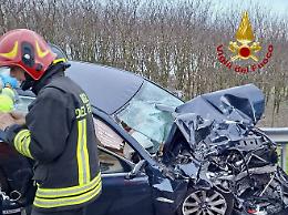 Carmignano di Brenta, frontale tra auto e camion: anziana morta sul colpo