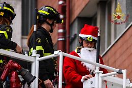 Babbo Natale arriva in Pediatria a Rovigo grazie all&rsquo;ingegno dei Vigili del Fuoco