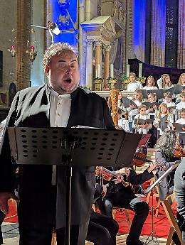 Treviso applaude Fabio Sartori: oltre 2.500 spettatori per il concerto natalizio al Tempio di San Nicol&ograve;