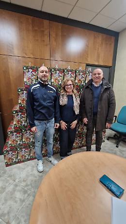 Lusia, il Comune porta un regalo di Natale alle persone che vivono da sole per rafforzare il senso di comunit&agrave;