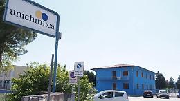 Incidente in azienda chimica nel Vicentino, operaio colpito al volto da acido solforico