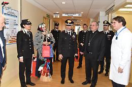 La Befana in divisa: i Carabinieri portano sorrisi e doni ai piccoli pazienti di Negrar e Borgo Trento