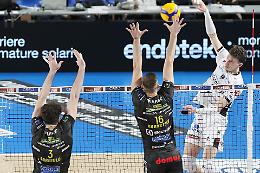 La Sonepar lotta fino all&rsquo;ultimo, ma a Civitanova vince la Lube: 3-0 ai bianconeri