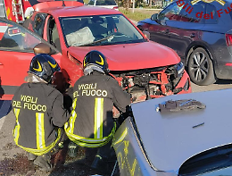 Incidente a Rovigo: scontro tra tre auto, una donna ferita