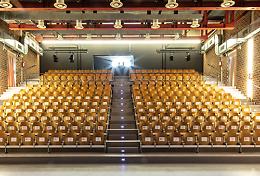 Mestre, rassegna "In piedi" al Teatro del Parco: le nuove voci della stand-up comedy