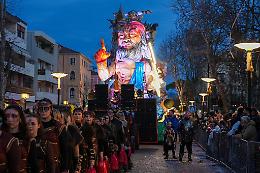 Carnevale di Venezia 2026: i carri allegorici incantano il Lido