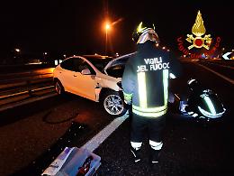 Scontro tra due auto a Vicenza lungo Viale Annecy, traffico rallentato nella tarda serata di marted&igrave;