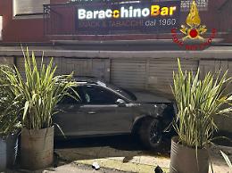 Incidente a Bolzano Vicentino, auto si schianta contro una cabina del gas