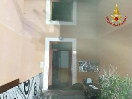 Mestre, incendio in un appartamento: 18 persone portate in ospedale