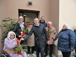 A Zelarino inaugurato il primo Condominio sociale: quattro anziani ricevono le chiavi delle loro nuove case moderne e accessibili