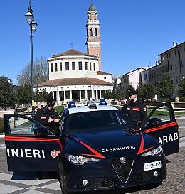 Rovigo, caos davanti ad un bar: uomo arrestato per resistenza e minacce a pubblico ufficiale