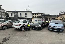Sequestrate cinque auto in vendita senza permessi a Marghera, interviene la Polizia Locale di Venezia