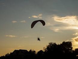 Monte Tomatico, pilota di parapendio ritrovato ferito: recupero complesso a causa della nebbia