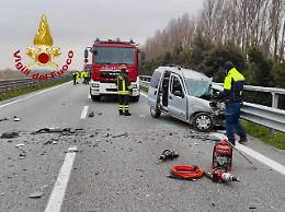 Tragedia sulla Romea: scontro frontale tra auto e camion, una vittima a Campagna Lupia