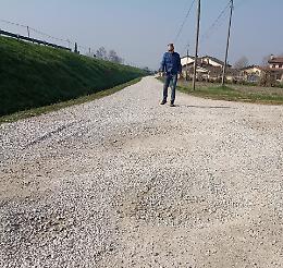 Buche e buio: i cittadini promuovono una petizione