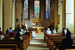 Crollo di intonaco in chiesa a Dueville: paura, ma nessun ferito