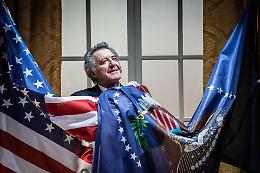 La rassegna "Il Grande Teatro" chiude la stagione con November e riporta Luca Barbareschi sul palco del Teatro Nuovo