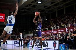 Aquila Basket: l'energia non basta, contro Brescia arriva la quarta sconfitta di fila