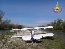 Atterraggio di emergenza di un ultraleggero sul Brenta: illeso il pilota