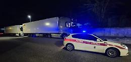Trasporto abusivo di mele verso la Siria, fermati nella notte due tir stranieri a Trento nord