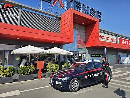 Colpo notturno al centro commerciale di Este: malviventi portano via gioielli dal negozio &ldquo;Orofino&rdquo;