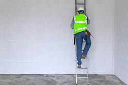 Trevignano: anziano cade dalla scala e finisce in ospedale