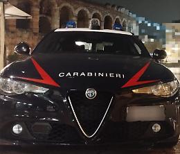 Aggredisce un uomo con un ramo per rapinarlo: arrestato 47enne a Verona