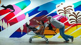 Monselice festeggia il nuovo murale dell&rsquo;Airone Shopping Center realizzato dagli studenti del liceo Kennedy