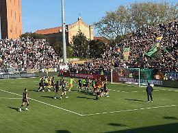 Adorante show al Penzo: il Venezia piega la Juve Stabia e tiene il primato