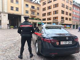 Ravina, assalto alla tabaccheria: arrestati due ladri con la refurtiva