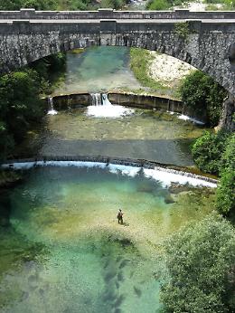 Tragedia sul torrente Astico: 21enne di Borgoricco muore annegato durante la Pasquetta ad Arsiero