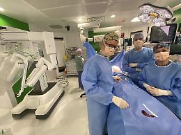 Intervento innovativo a Padova: curata con un robot una rara malattia invalidante che colpisce soprattutto i giovani